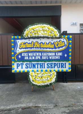 Papan Bunga Duka di Molu Maru